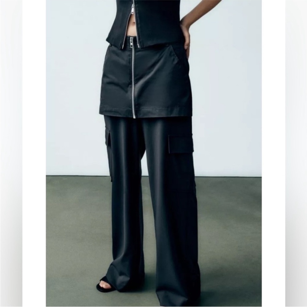Black Two-Piece Pant with Zipper Detail